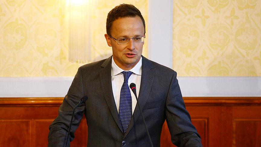 Macaristan Dışişleri Bakanı:  Demokratik yollarla seçilmiş Türk Cumhurbaşkanı ve Hükümetinin... 